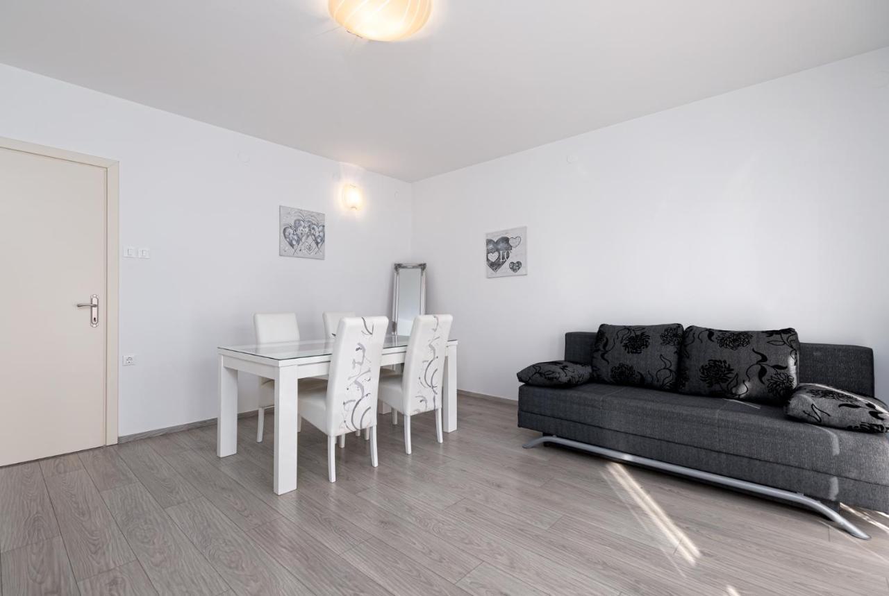Mima Apartment Porec Exterior photo