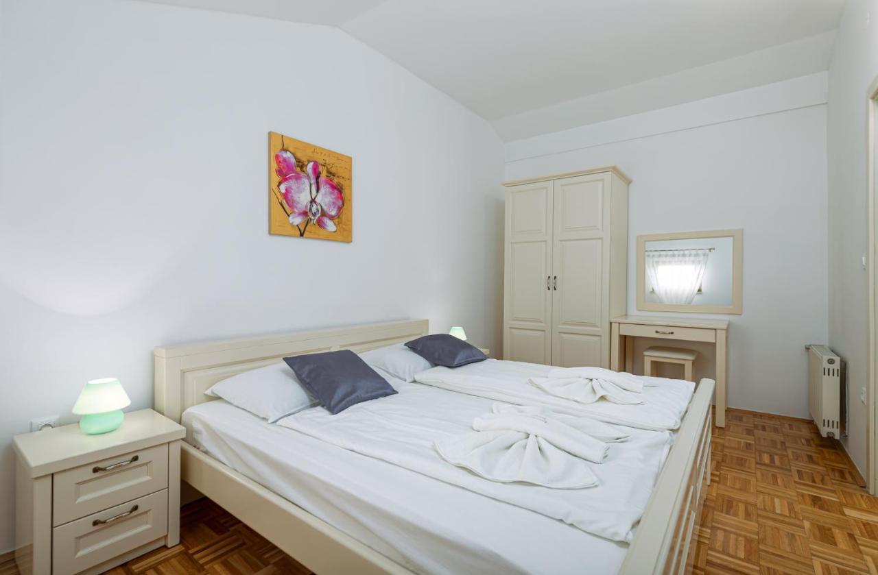 Mima Apartment Porec Exterior photo